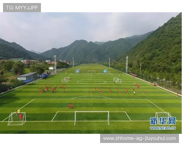 围绕草坪足球训练装备的高效技能提升与科学应用策略探索路径研究 围绕草坪足球训练装备的高效技能提升与科学应用策略探索路径研究